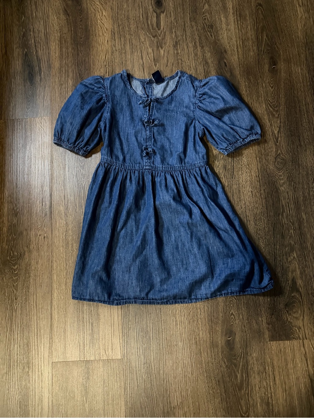 Girl’ Gap Denim Puff Sleeve Dress- size 6/7 or Small